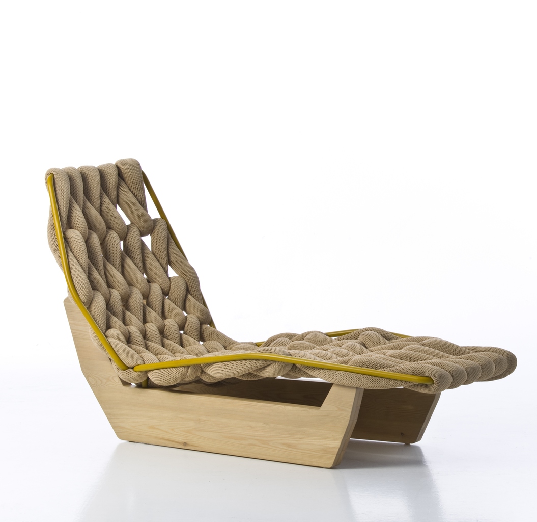 Pohodlné lehátko Moroso Biknit, dřevěná konstrukce s vlněným výpletem, 64 × 155 × 92 cm, cena na vyžádání, Konsepti