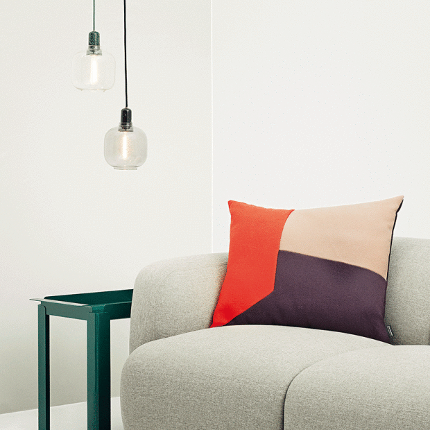 Amp, závěsné svítidlo, sklo a mramor, design Simon Legald. FOTO NORMANN COPENHAGEN
