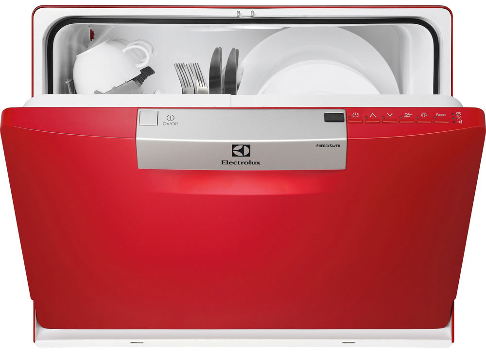Myčka nádobí Electrolux ESF2300OH. S touto kompaktní myčkou nádobí maximalizujete kapacitu vaší kuchyně. Zabírá stejně místa jako rošt na sušení nádobí, ale je daleko účinnější. I přes její menší vnější rozměry se díky účinné technologii stane výkonným doplňkem menší kuchyně. Cena: 8933 Kč