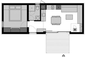 Větší typ má dvě půdorysné varianty a mohla by v něm bydlet dvou- až čtyřčlenná rodina. Základní rozměry 10,6 metru na délku a 4 metry na šířku určují celkový půdorys 43 m2. K obytné místnosti s plochou 38 m2 přiléhá vnější terasa (7 m2).