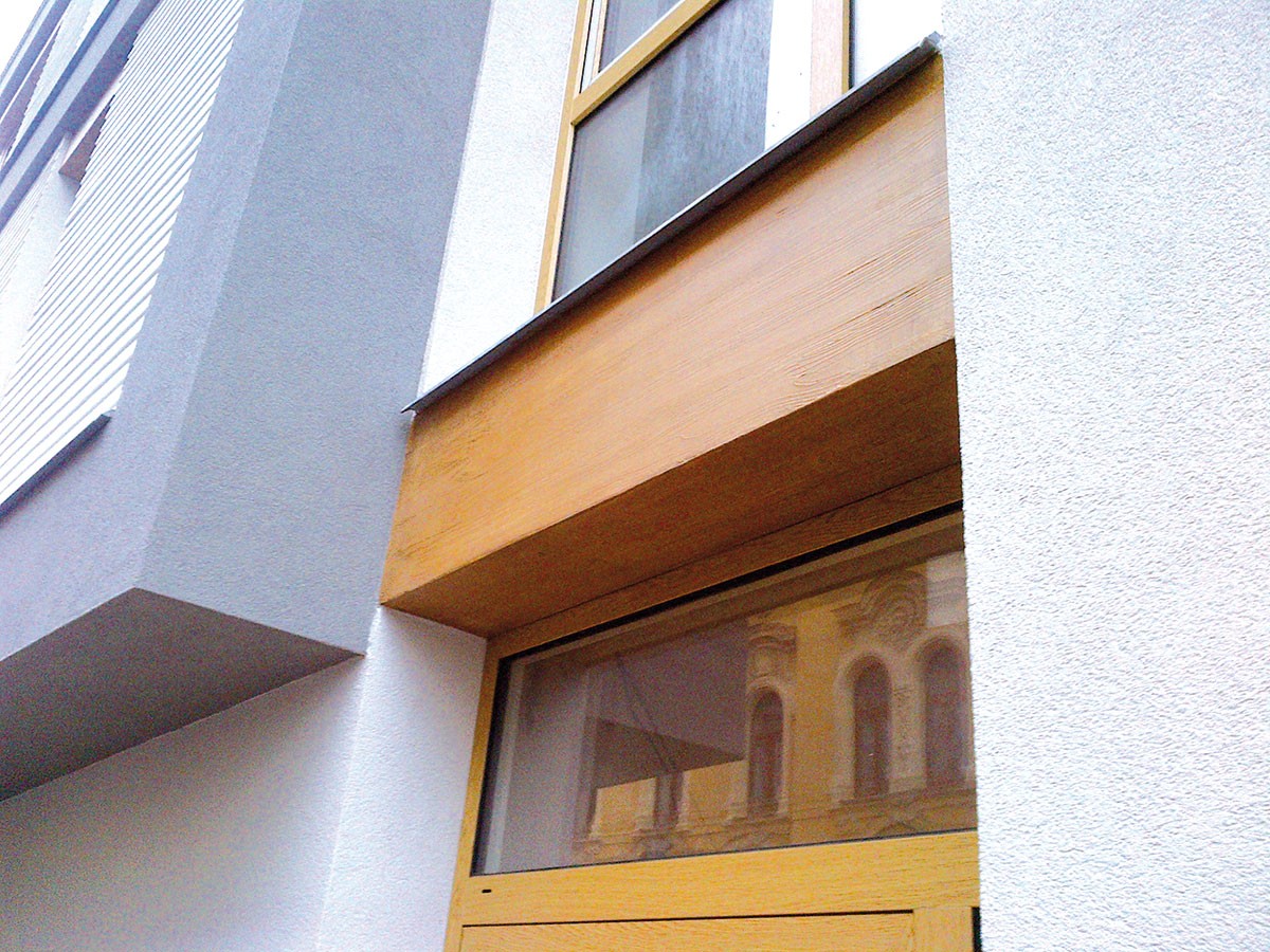  Tenkovrstvá probarvená omítka Baumit CreativTop je určena k vytvoření plastických struktur nebo dalších originálních povrchových úprav se vzhledem betonu, dřeva nebo kovu