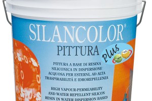 Omítka Silancolor Pittura Plus je materiál s vysokou odolností vůči bujení mikroorganismů. FOTO MAPEI