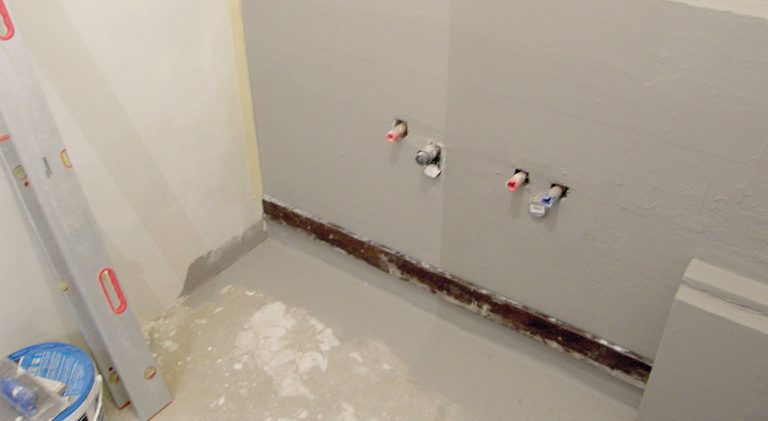 Rekonstrukce koupelny: Příprava na obklad