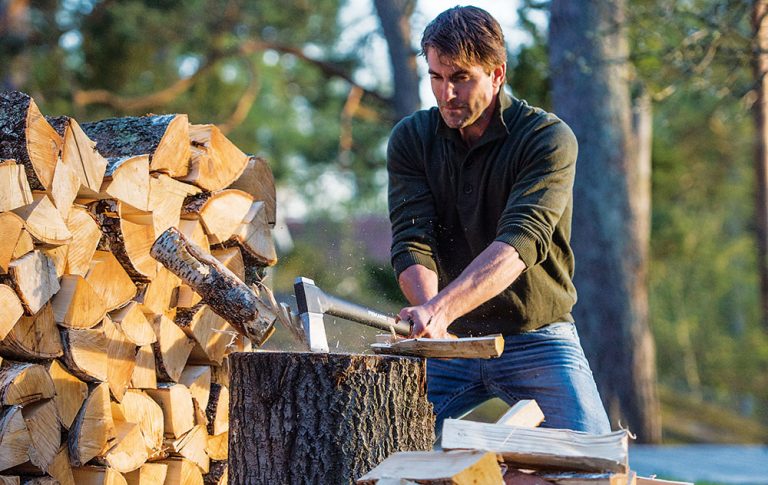 Doplňte si zásobu dřeva na zimu za pomoci profesionálních pomocníků