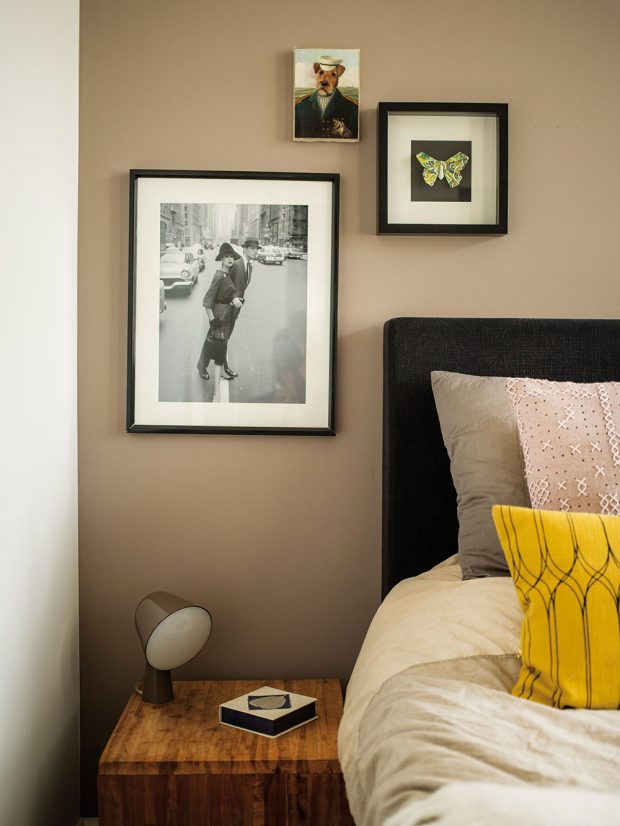 Jako dekoraci dokáže Odetta použít prakticky cokoli. Ráda si vystavuje zvláštní a zábavné předměty. Foto Femque Schook pro Westwing Home and Living