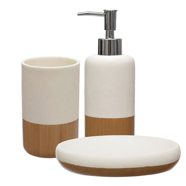 Podmiska na mýdlo, zásobník a nádobka na zubní kartáčky pěkně v jednom keramicko-dřevěném provedení. FOTO WESTWING