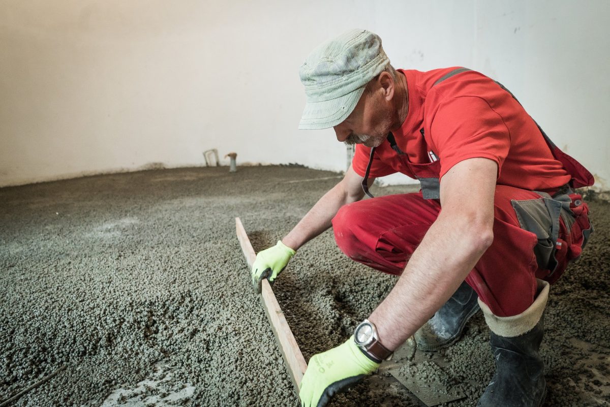 Výhody lehkého betonu při rekonstrukci podlah