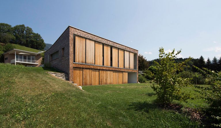 Skvělé řešení na uzavření teras: Dům s pohyblivými zástěnami