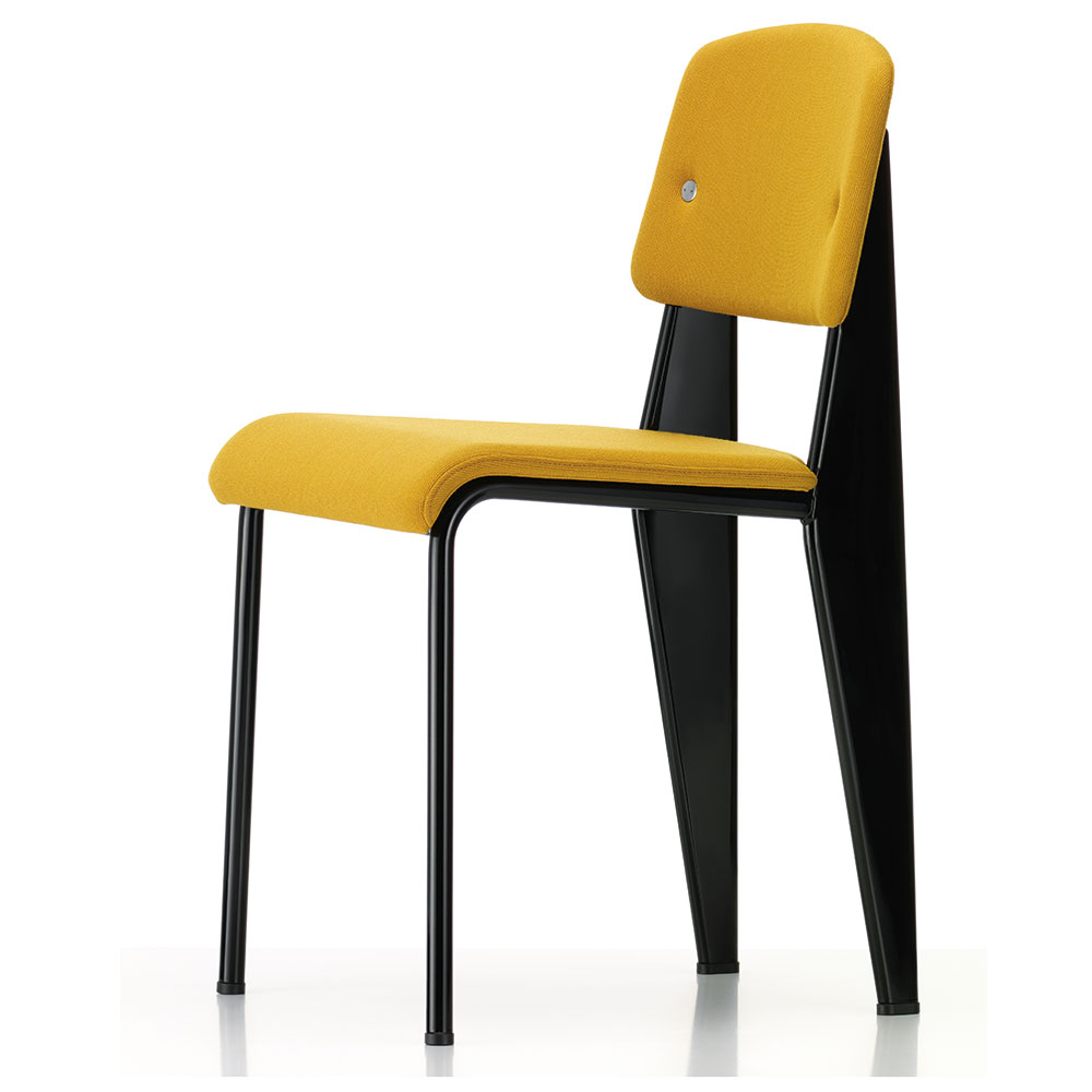 Židle Standard SR Master, design Jean Prouvé, výška sedáku 46,5 cm, dubové dřevo, polstrování, cena na vyžádání, www.vitra.com