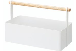 Multifunkční box Tosca Tool Box od Yamazaki, lakovaný kov, bukové dřevo, ve více velikostech, cena od 695 Kč, www.naoko.cz