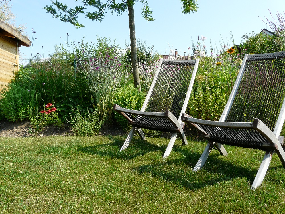 Pokud budete chtít na zahradě odpočívat, pak nezapomeňte naplánovat klidný odpočinkový kout.