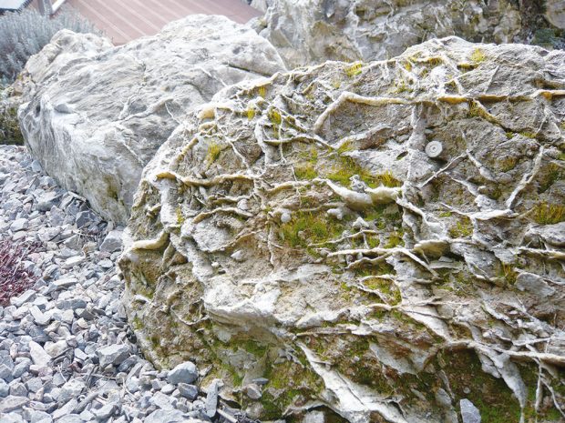 V zimě vyniknou především použité materiály v zahradě. Na některých místech se tedy zkuste zaměřit na jejich atraktivní detaily. FOTO LUCIE PEUKERTOVÁ