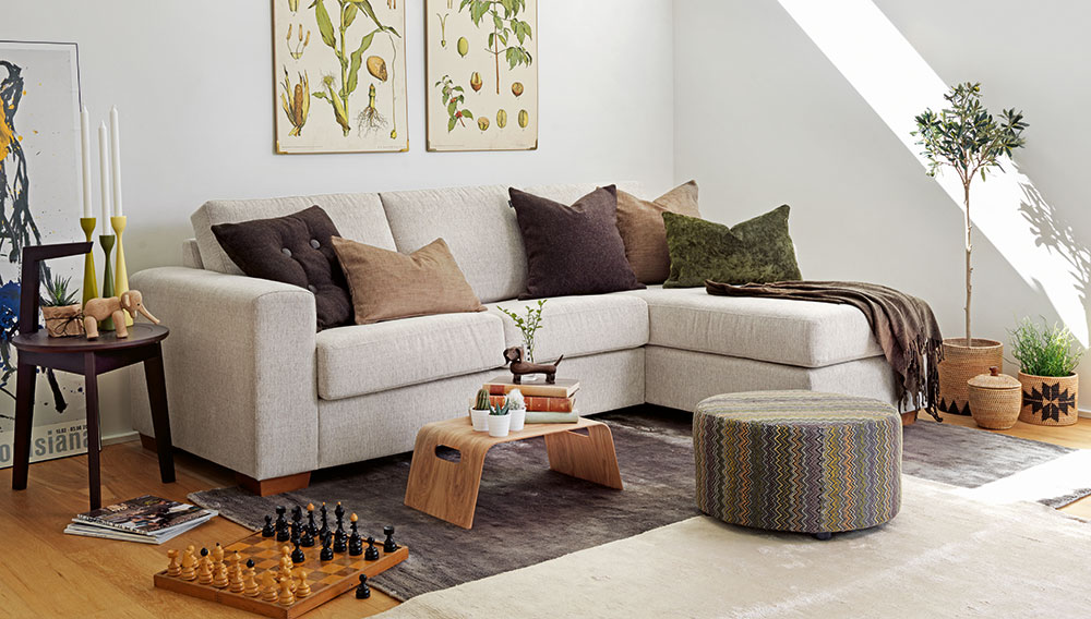Vytvořte si z obývacího pokoje pohodový prostor i s minimem věcí