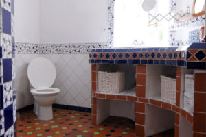 koupelna s mozaikou