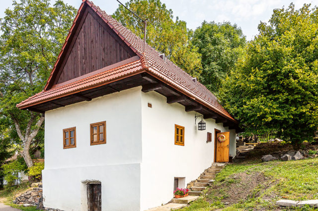 Robert se s manželkou seznámil během studia v Bratislavě. Dnes už mají dvě dospělé děti a jejich životní filozofií je nebát se snít. Když se sny naplní, možná vás to udělá šťastnými, pokud ne, nic se neděje, vždyť i tak to byl jen sen. FOTO MIRO POCHYBA
