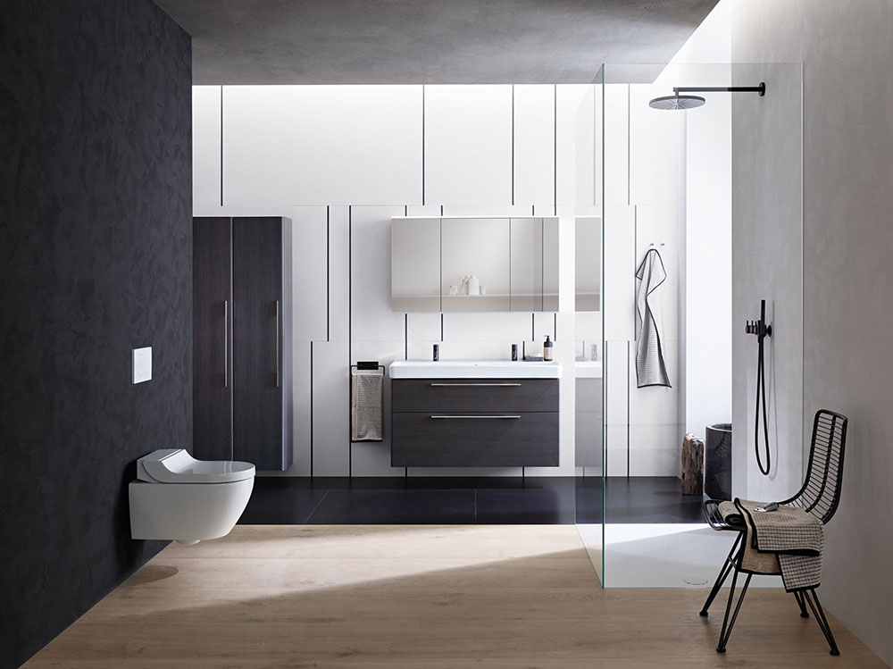 Sprchovací WC Geberit AquaClean harmonicky a sebevědomě splyne s interiérem každé koupelny. FOTO Geberit