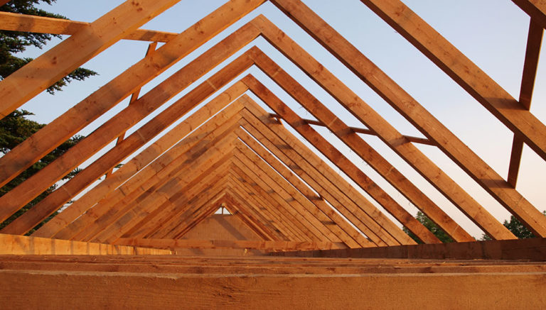 Ošetřené dřevo je základ kvalitní střechy
