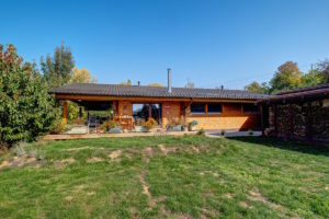 Atraktivní bungalov s vůní dřeva v blízkosti moravského Kyjova