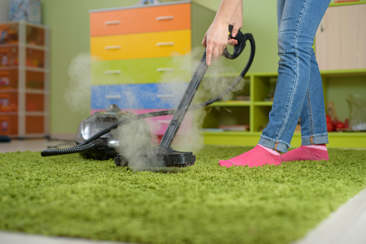 Steam cleaning the carpet фото 103