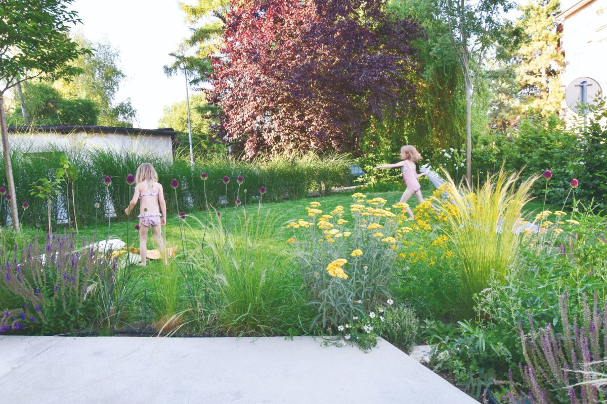 Atypická městská zahrada pro mladou rodinu v tiché části Brna
