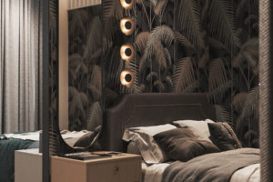 Krásné dizajnové spací místo za příčkou v malém bytě
