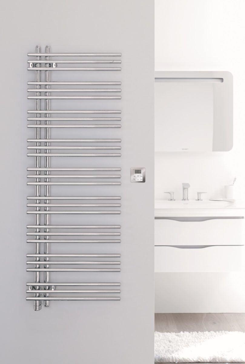 Asymetrický radiator v koupelně