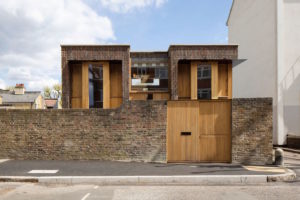Zajímavý cihlový dům v londýnské čtvrti