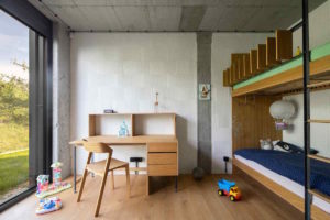Dětský pokoj s poschodovou postelí