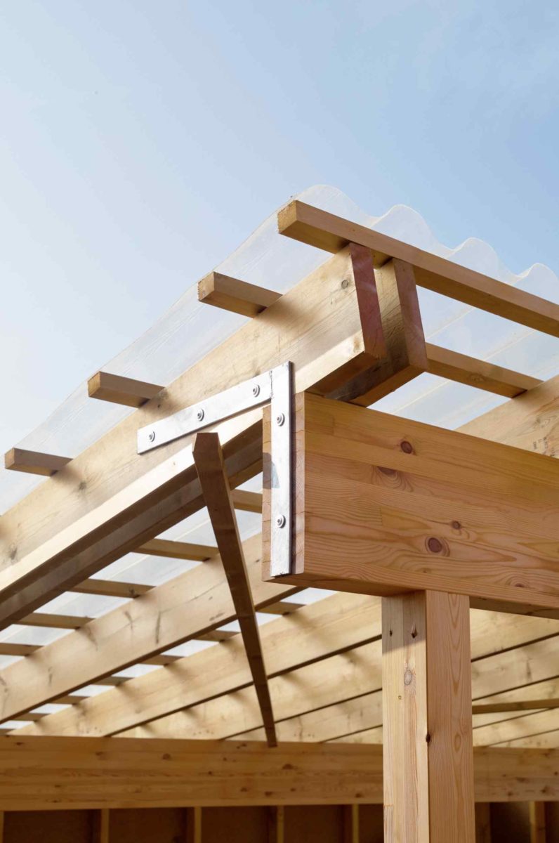 Střecha s dřevěnou konstrukcí