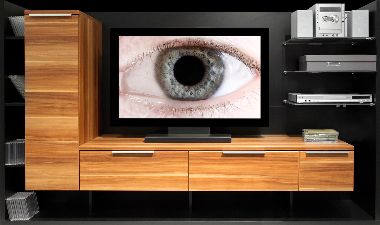 Tv sestava s TV a velkým okem