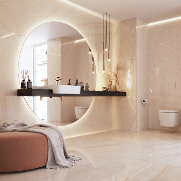 mramorová koupelna s velkým kulatým zrcadlem