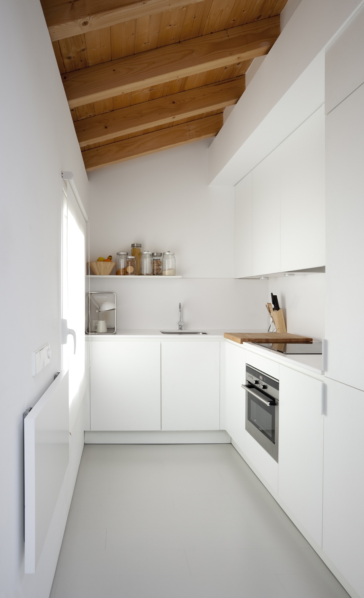Moderní kuchyň do tvaru L