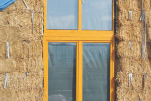 dřevovláknitá izolace kolem okna