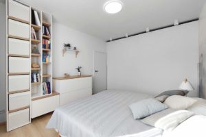 Světlý a uklidňující byt s moderním severským stylem