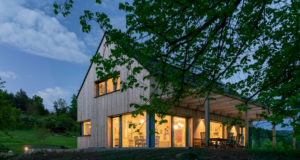 Pasívní dřevostavba s moderním interiérem