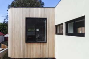 Dřevěná fasáda na moderním domě