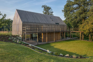 Exteriér páté stodoly - The Farmhouse v Polsku