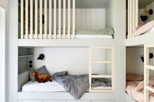 Dětský pokoj s patrovými postelemi- Víkendové apartmá v Jizerských horách