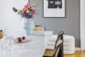 Jídelní stůl - Eklektický byt Nina Skarabela