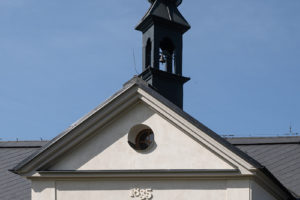 Zvonička na střeše - Dům sklářského mistra v Českých Milovech
