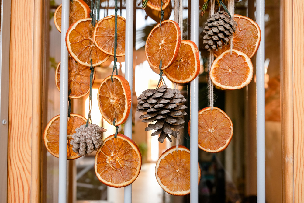 Jak sušit pomeranče na vánoční dekorace