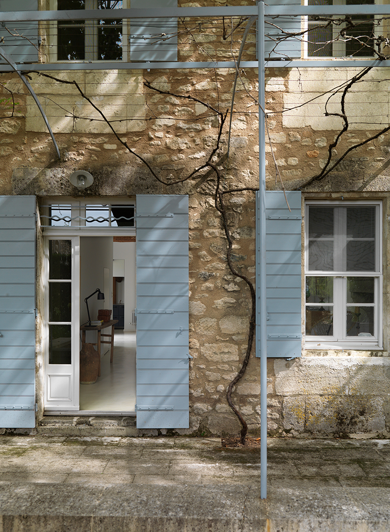 Modré okenice - A Stone House in Provence