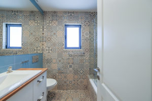 Koupelna - Dřevěný rodinný dům v Izraeli