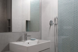 Koupelna - Byt s dřevěným jádrem v Praze