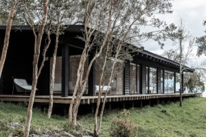Obdélnikový půdorys - Víkendový dům u jezera v Chile