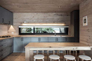 Kuchyň - Víkendový dům u jezera v Chile