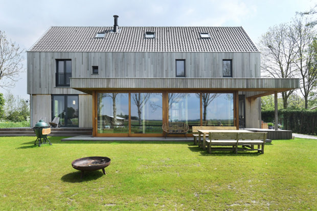 Zahrada - Dům z recyklovaného dřeva v Holandsku