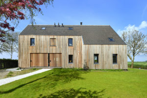 Dřevěná fasáda - Dům z recyklovaného dřeva v Holandsku
