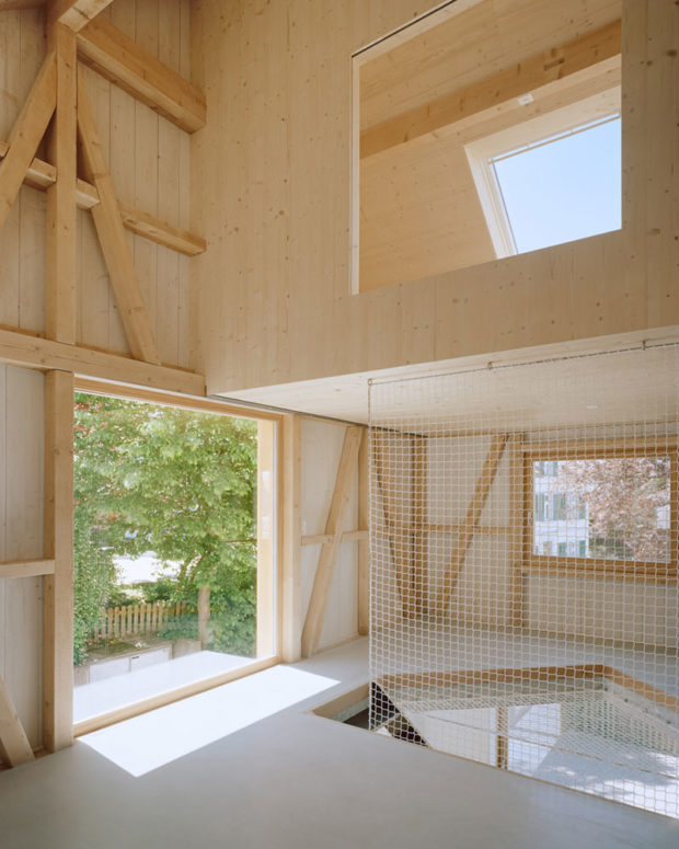 Vertikální obytný prostor - Malý dům ve Švýcarsku