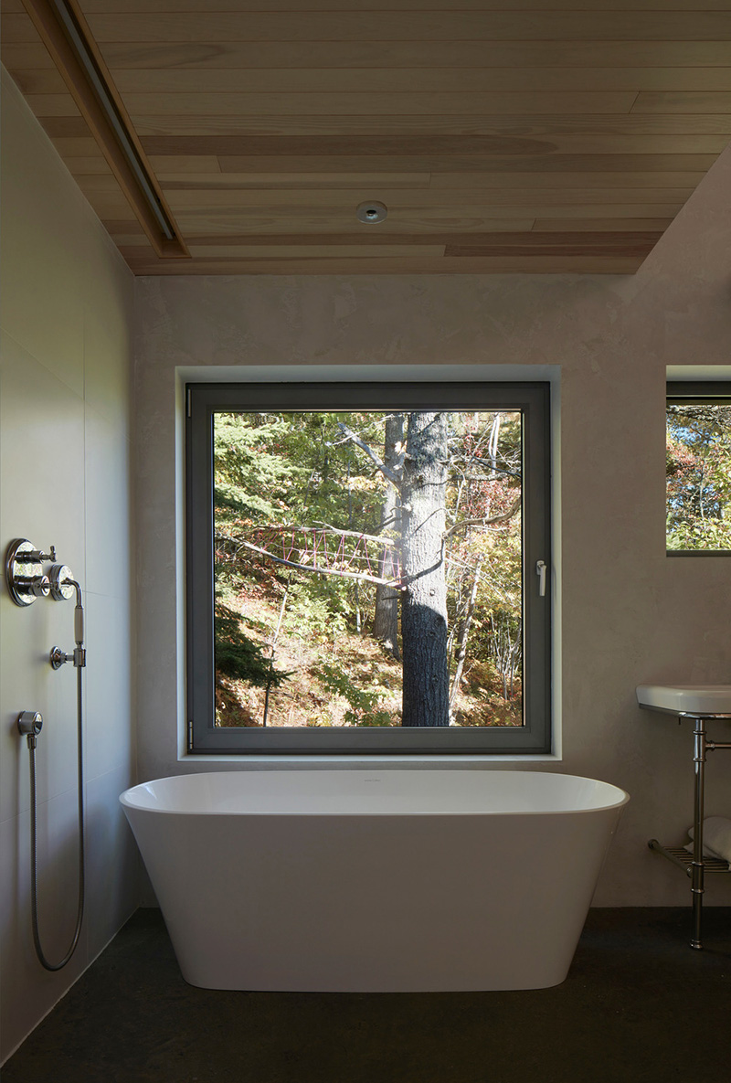 Koupelna - Rustikální dům v Kanadě